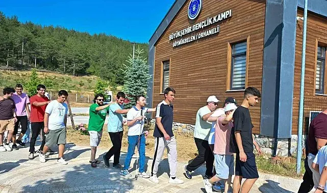 Büyükşehir'in gençlik kampında engeller eğlenerek aşıldı