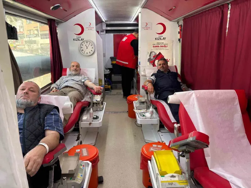 Düzce'de Görev Yapan 107 Din Görevlisinden Türk Kızılay'a Anlamlı Kan Bağışı