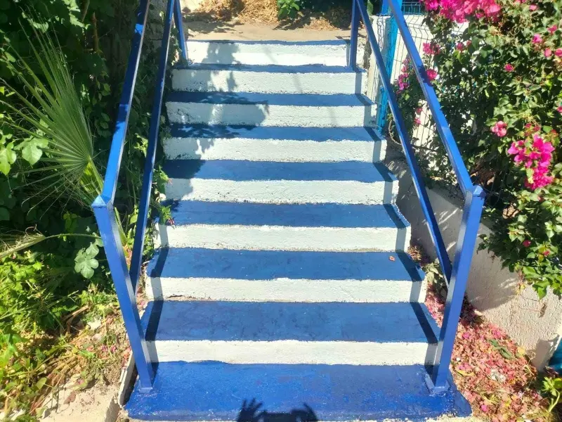 Bodrum'un Geleneksel Mimarisi İçin Mavi ve Beyaz Boyama Mesaisi Sürüyor