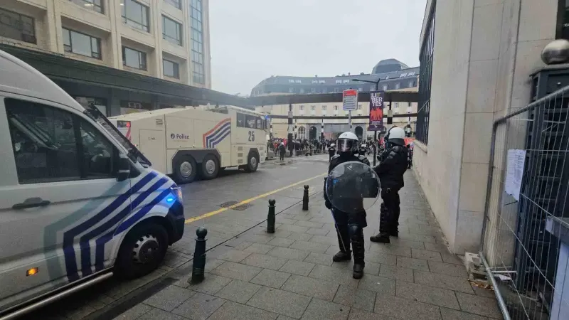 Belçika'da Kemer Sıkma Politikalarına Karşı Düzenlenen Protestolarda Arbede Çıktı