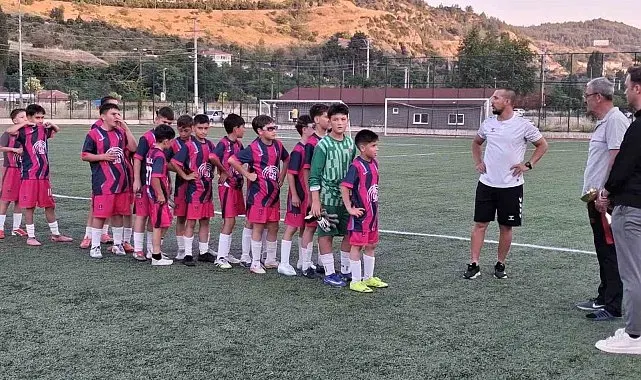 Bilecik U12 Gençler Ligi'nin şampiyonu 4 Eylülspor oldu