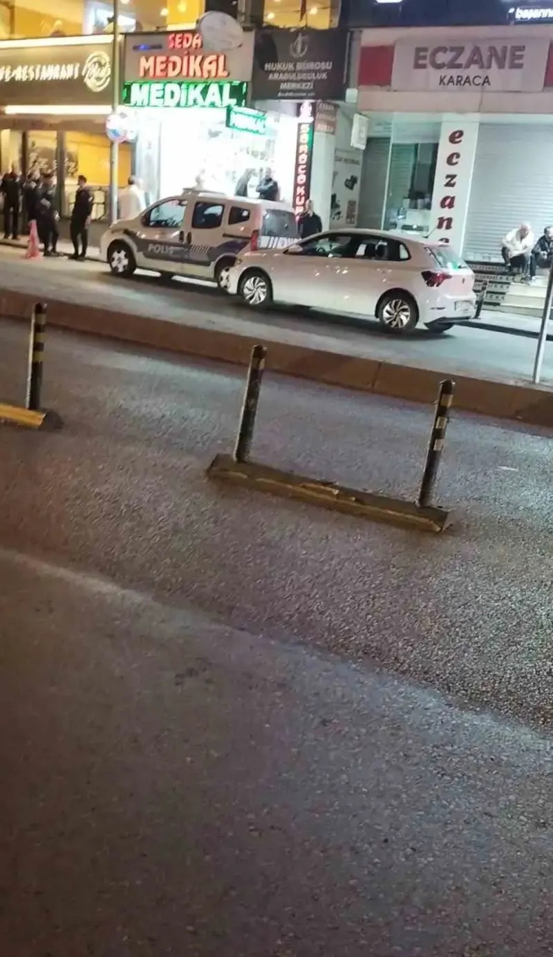 Ümraniye'de Motosikletli Saldırganlar İş Yerini Hedef Aldı