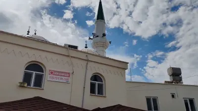 Hatay'da Sağanak Yağış Sırasında Caminin Minaresine Yıldırım Düştü