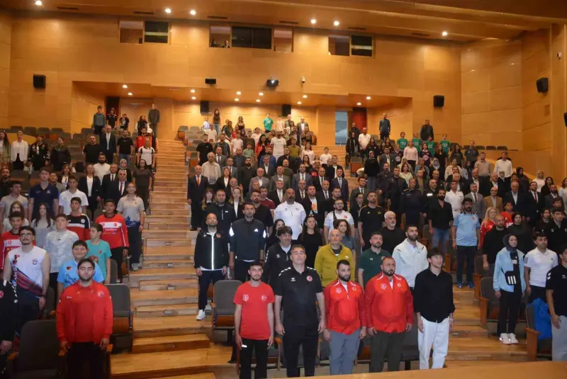 Sinop'ta Başarılı Sporcular Ve Antrenörler Ödüllerine Kavuştu