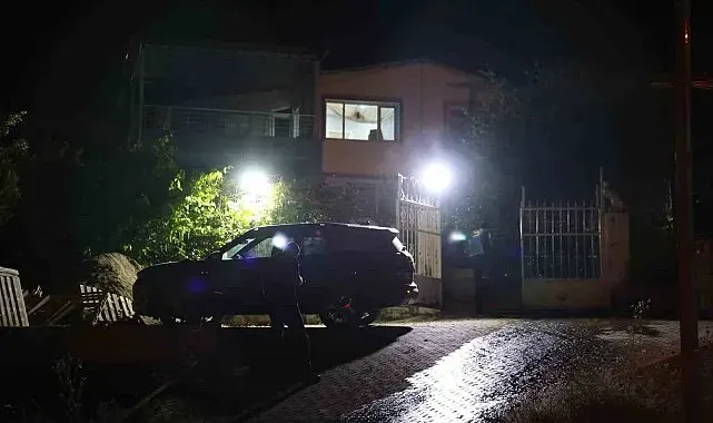 Husumetlilerinin olduğu eve kurşun yağdırdılar: 4 yaralı