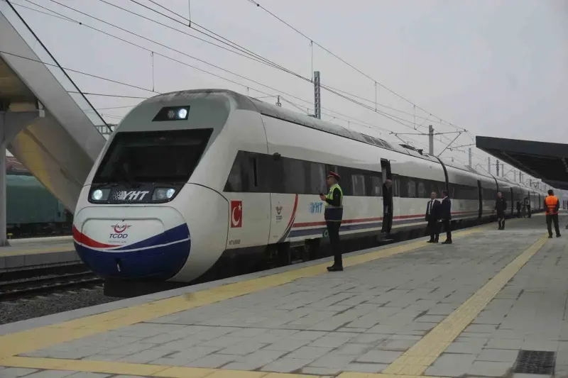 Çerkezköy-Kapıkule Hızlı Tren Hattı İlk Seferini Edirne'den Gerçekleştirdi