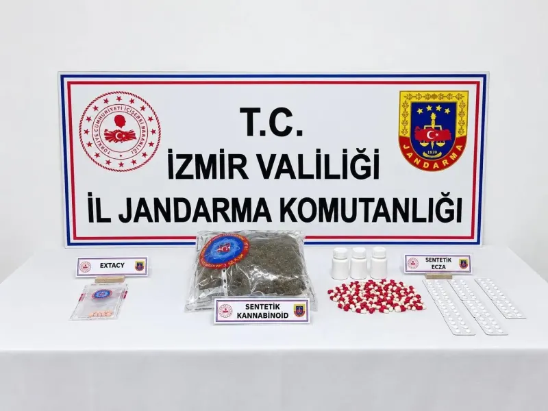 İzmir'de Jandarmadan Uyuşturucu ve Kaçak Sigara Baskını
