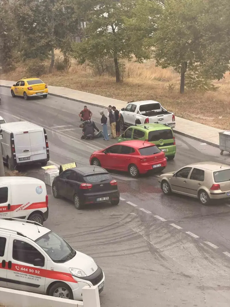 Edirne'de Sis Ve Islak Zemin Kazaya Neden Oldu