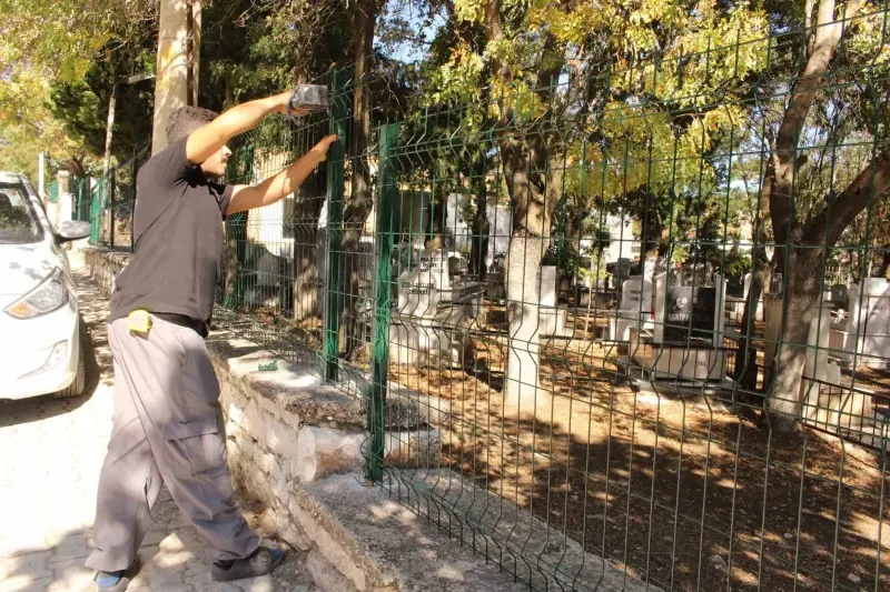 Elmalı Kızıltemeller Mezarlığı İçin Çevre ve Güvenlik Çalışması Başlatıldı