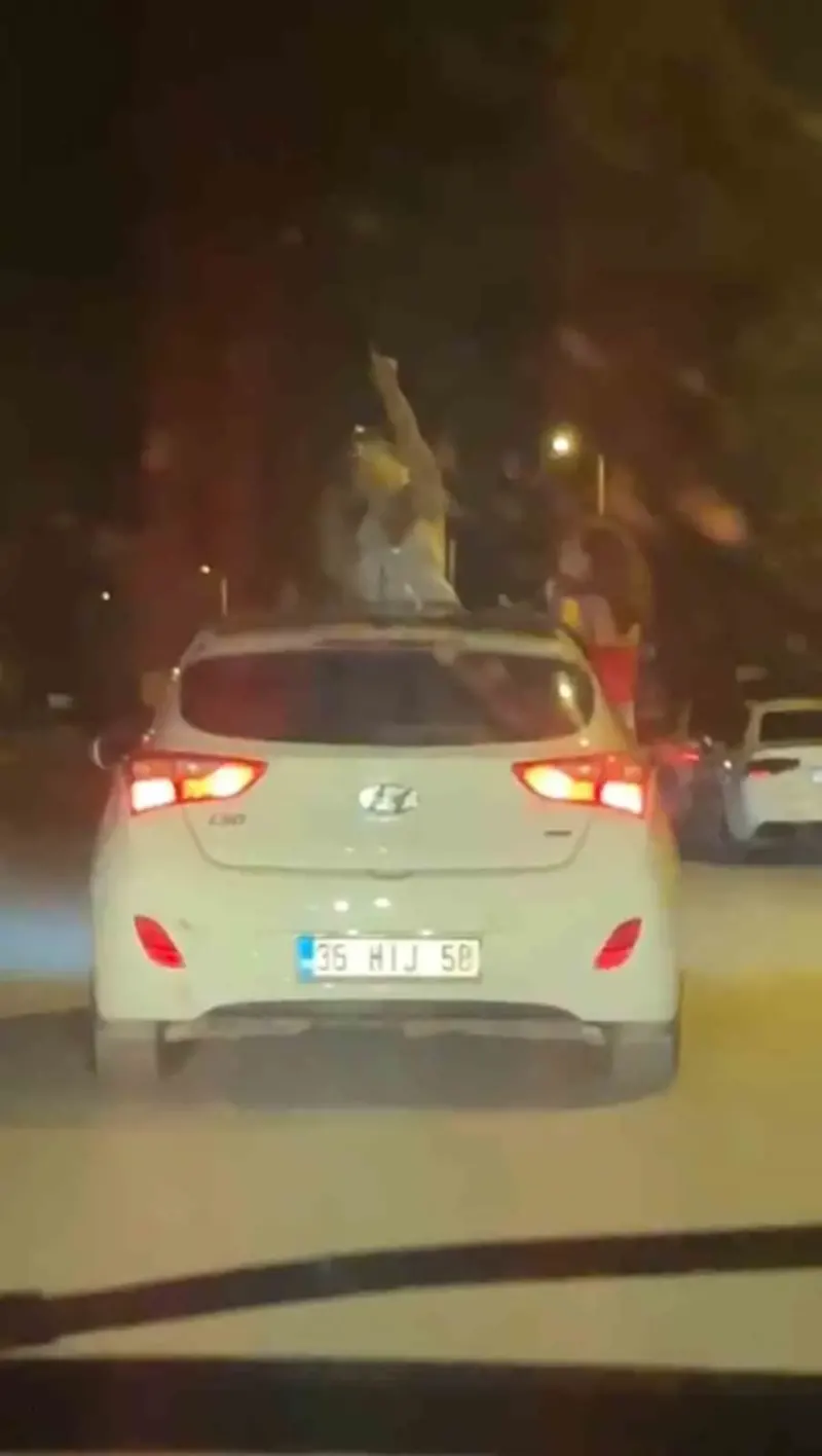 Karabük'te Otomobilde Tehlikeli Dans Yolculuğu Kamerada