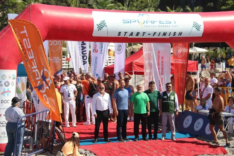 Fethiye’de Düzenlenen Uluslararası Açık Su Yüzme Yarışları Başladı