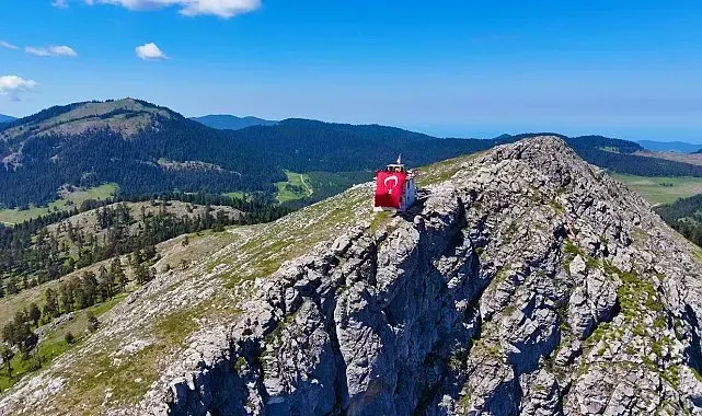 Off-road tutkunları 1850 rakımda Türk bayrağı açtı