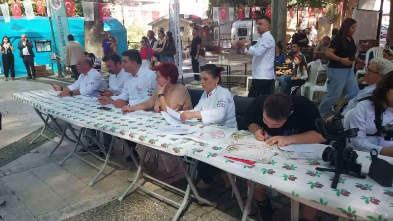 Mersin Mut Festivalinde En İyi Zeytinyağlı Yemekler Yarıştı