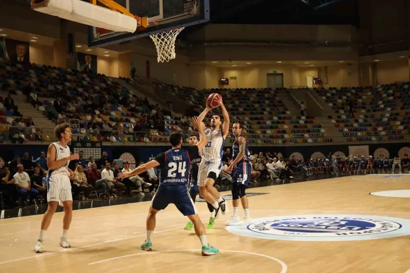 Kocaeli BŞB Kağıtspor Sezonun İlk Maçında Bayrampaşa Belediye'ye Mağlup Oldu