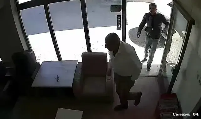 İsteği reddedilince dükkan basan saldırgan komşularının boğazına bıçak dayayıp aracına hasar verdi