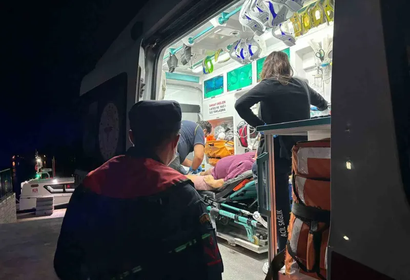 Fethiye Açıklarındaki Özel Teknede Yaralanan Vatandaş Sahil Güvenlik Tarafından Tahliye Edildi