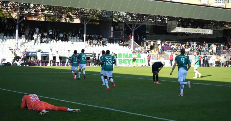 Iğdır FK Sahasında Batman Petrolspor'u 2-1 Mağlup Etti