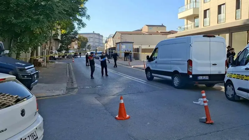 Ümraniye'de Ağaçlık Alanda Şüpheli Çanta İçerisinde El Bombası Bulundu