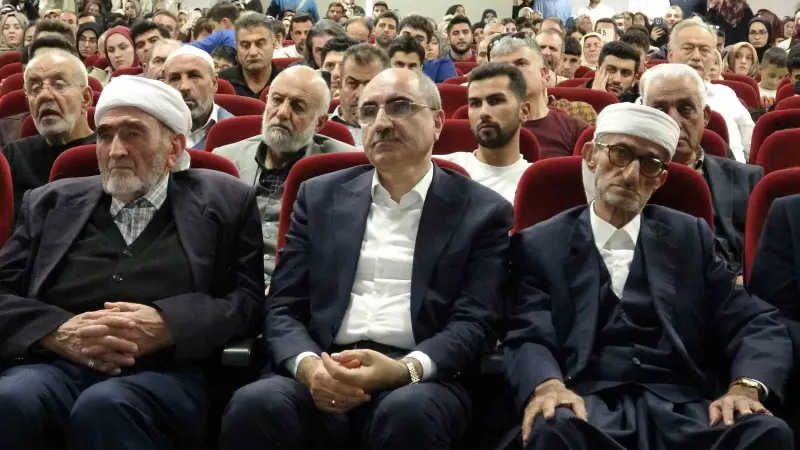 Van'da Düzenlenen Vefa Programında Değerli Âlimler ve Hayatları Anlatıldı