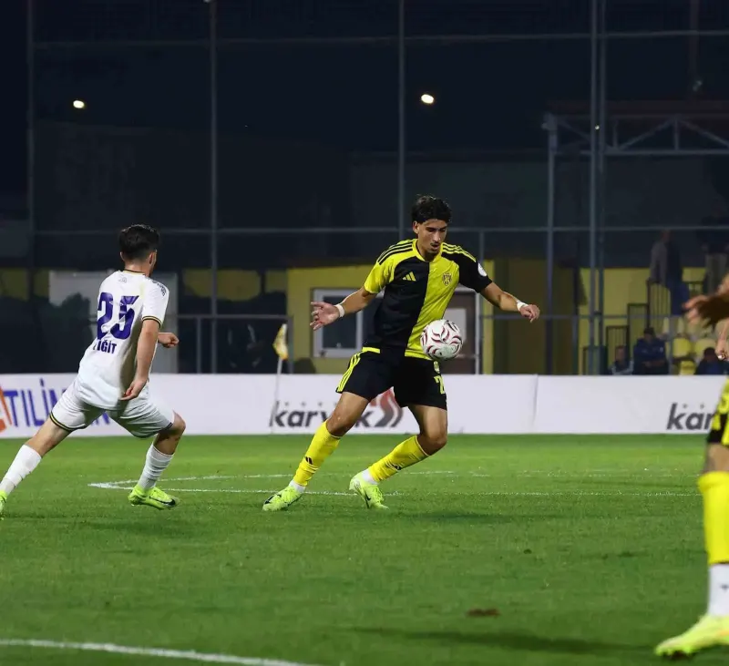 Aliağa FK Sahasında Menemen FK'yı Tek Golle Geçti