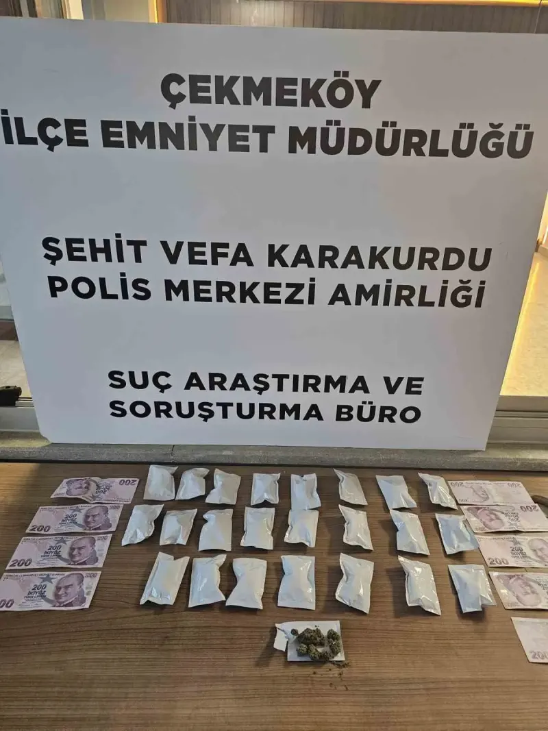 Çekmeköy’de Şüpheli Otomobilin Gizli Bölmesinden Uyuşturucu Çıktı