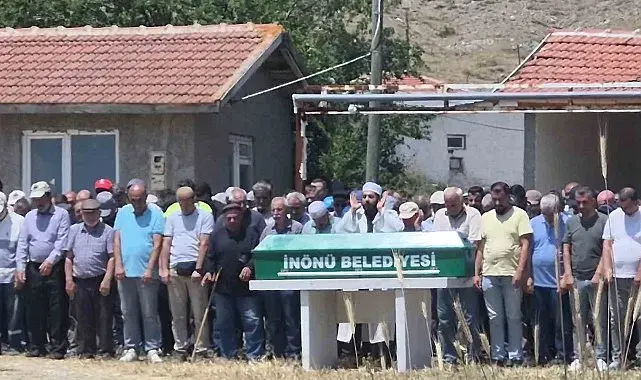 Çay bahçesinde 5 kişiyi bıçaklayan ve cezaevinde hayatını kaybeden şahsın cenazesi defnedildi