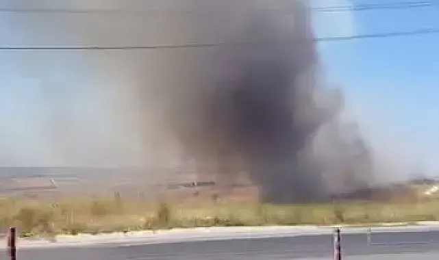 Büyükçekmece'de geniş alanda ot yangını