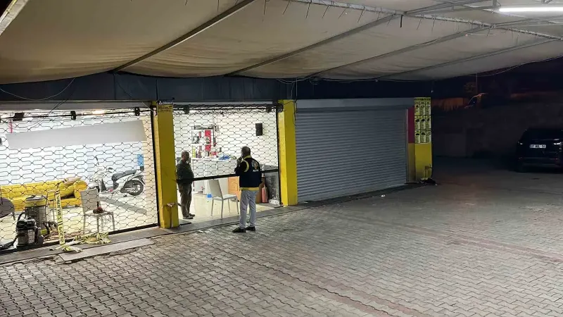 Antalya Alanya'da Oto Yıkamacıda Silahlı Kavga: Biri Ağır Üç Kişi Vuruldu