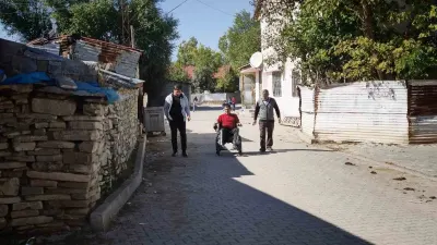 Muş'ta Şeker Hastalığı Nedeniyle Yürümekte Zorlanan Genç Akülü Sandalyeye Kavuştu