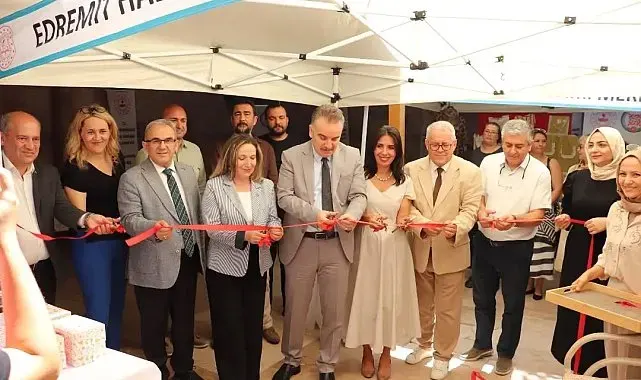 Edremit'te kursiyerlerin el emeği göz nuru ürünleri sergilendi