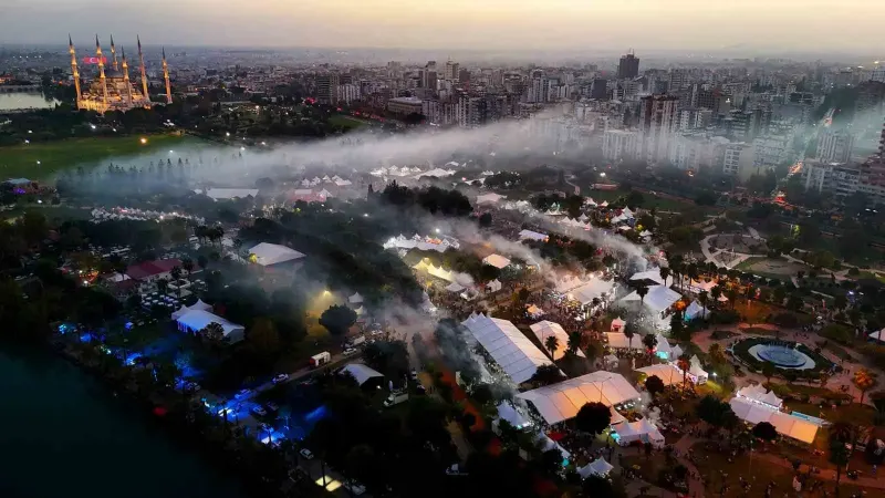 Adana Lezzet Festivali'nde Yoğun İlgi: Kebap Dumanı Gökyüzünü Kapladı