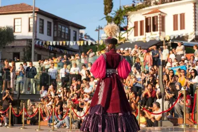Kaleiçi Old Town Festivali Tarihî Sokakları Sanatla Buluşturdu