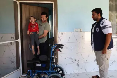 Hatay'da Serebral Palsili Çocuğa Tekerlekli Sandalye Desteği Yüzleri Güldürdü