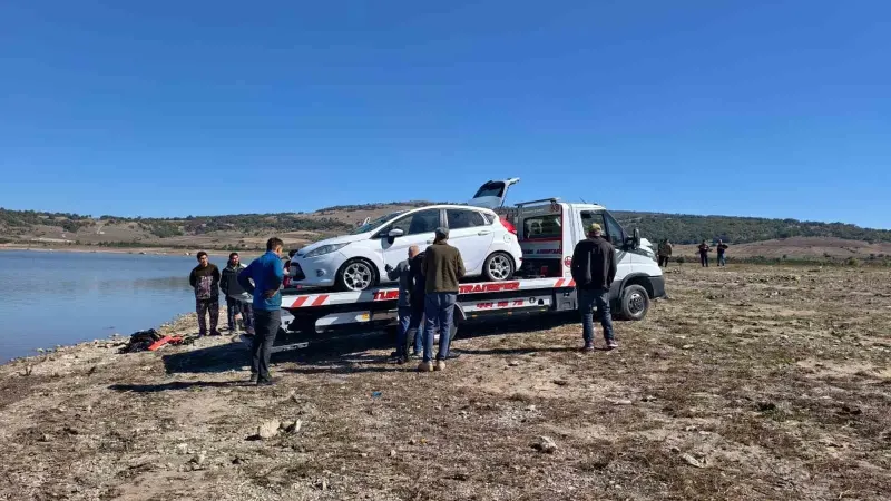 Bilecik'te Balık Avı İçin Gittikleri Barajda Otomobilleri Suya Uçtu