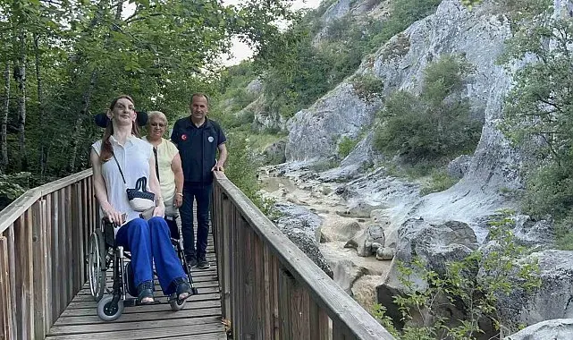 "Dünyanın en uzun boylu kadını" Kastamonu'da Horma Kanyonunu gezdi