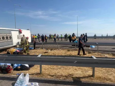 Manisa'da Tır İle Yolcu Otobüsü Çarpıştı: 11 Ölü, 26 Yaralı