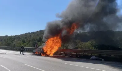 Samsun'da Seyir Halindeki Otomobil Alevlere Teslim Oldu