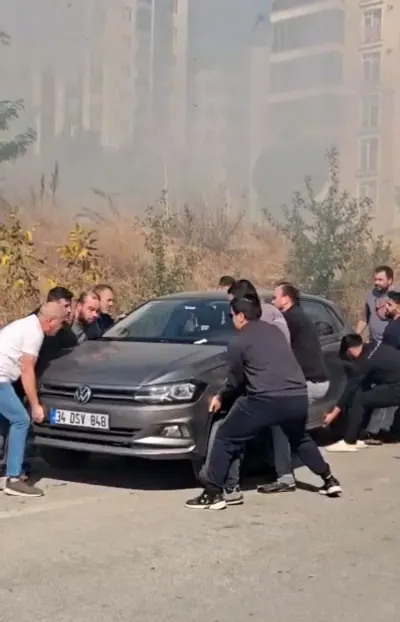 Edirne'de Otluk Alanda Çıkan Yangın Mahalle Sakinlerini Ayağa Kaldırdı