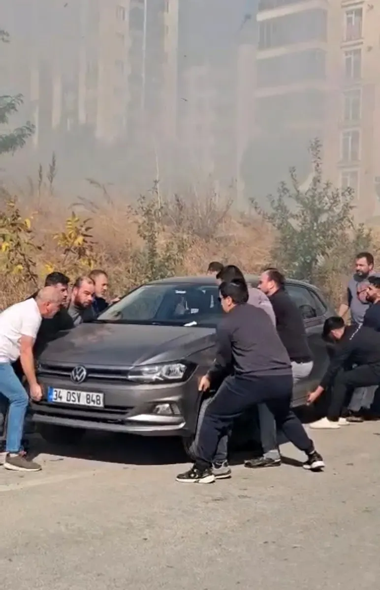Edirne'de Otluk Alanda Çıkan Yangın Mahalle Sakinlerini Ayağa Kaldırdı