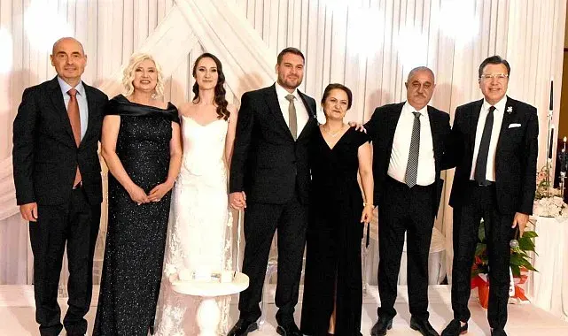 Özyapar ve Handır ailelerinin mutlu günü