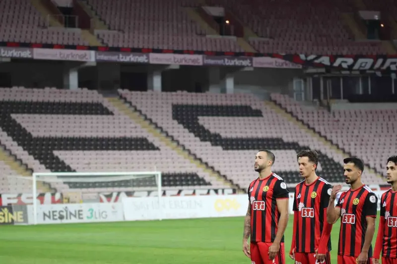 Eskişehirspor Sahasında Taraftarlarından Mahrum Kaldı