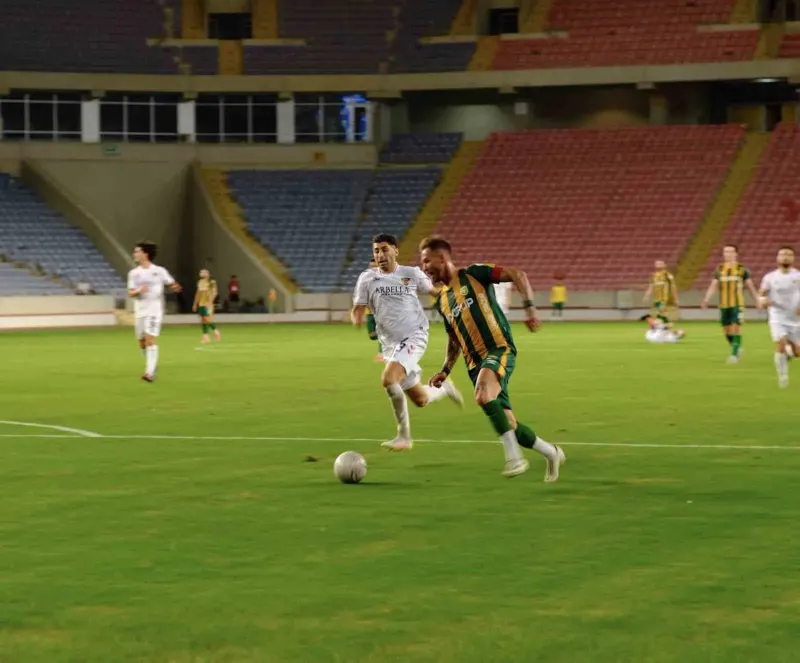 Osmaniyespor FK Takım Otobüsüne Deplasman Dönüşü Taşlı Saldırı Düzenlendi