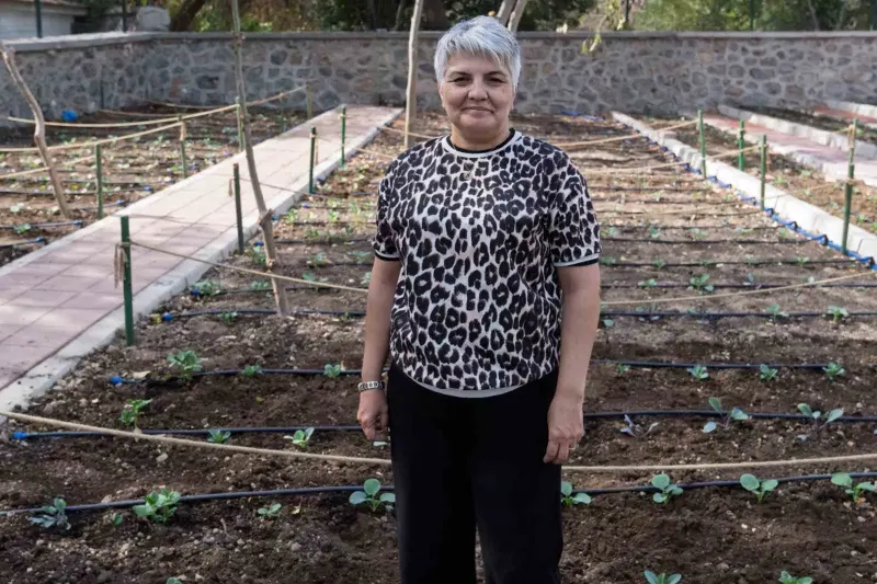 Toprakla Yeniden Hayata Tutunan Sevim Hanyalı İlk Mahsulü İçin Gün Sayıyor