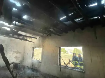 Van'da Bir Evde Çıkan Yangın İtfaiye Tarafından Söndürüldü