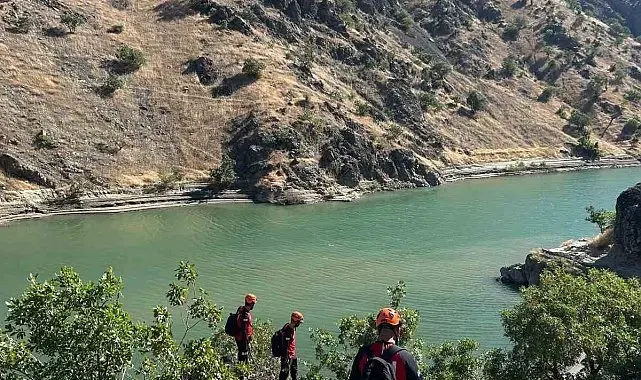 Bitlis'te derede kaybolan 13 yaşındaki çocuğu arama çalışmaları sürüyor