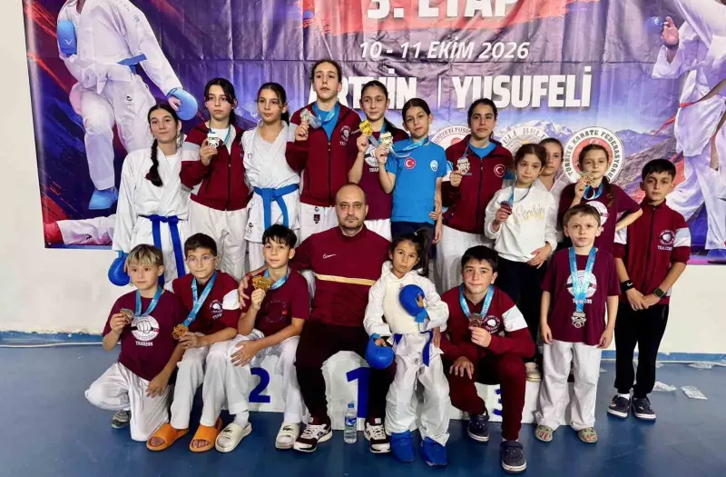 Yusufeli'ndeki Karate Şampiyonasında Trabzon Ekibi Madalyaları Topladı