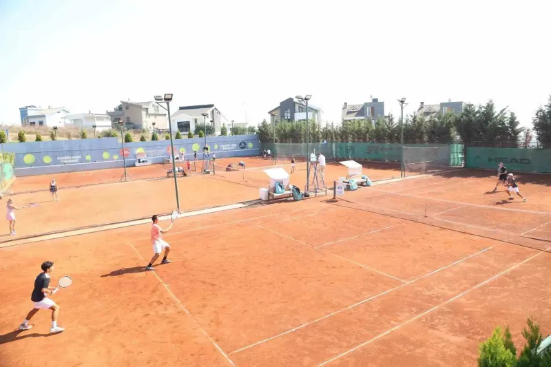 Nilüfer'de Düzenlenen Uluslararası Tenis Turnuvası Sona Erdi