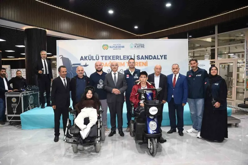 Malatya'da Engelli Bireylere 80 Adet Akülü Tekerlekli Sandalye Dağıtıldı