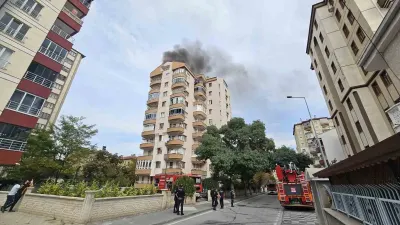 Kayseri Melikgazi'de 9 Katlı Binanın Çatısında Yangın Çıktı