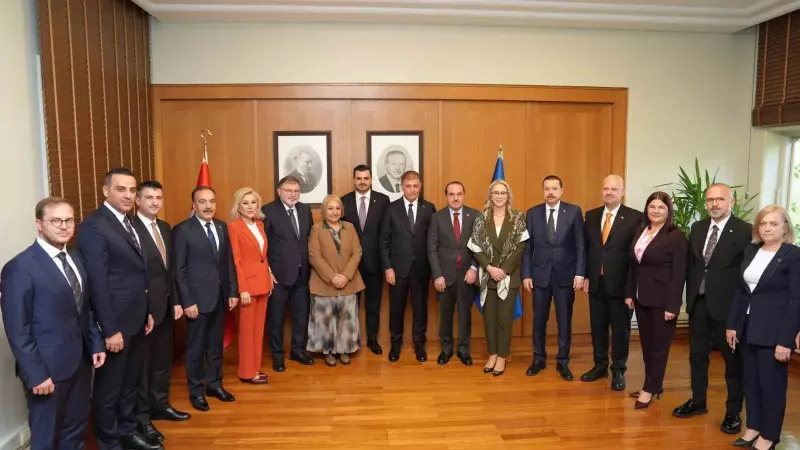 İzmir Büyükşehir Belediyesi Tarihi Şato Zirvesiyle Kritik Temasa Sahne Oldu